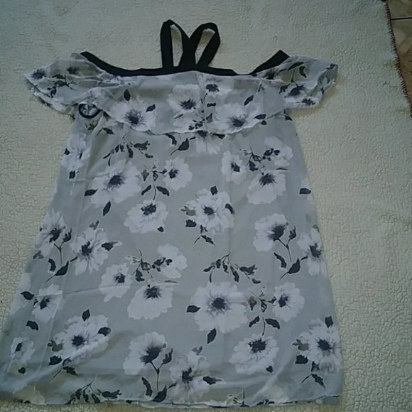 GRAY FLORAL PLUS SIZE DRESS - Picture 5 of 6